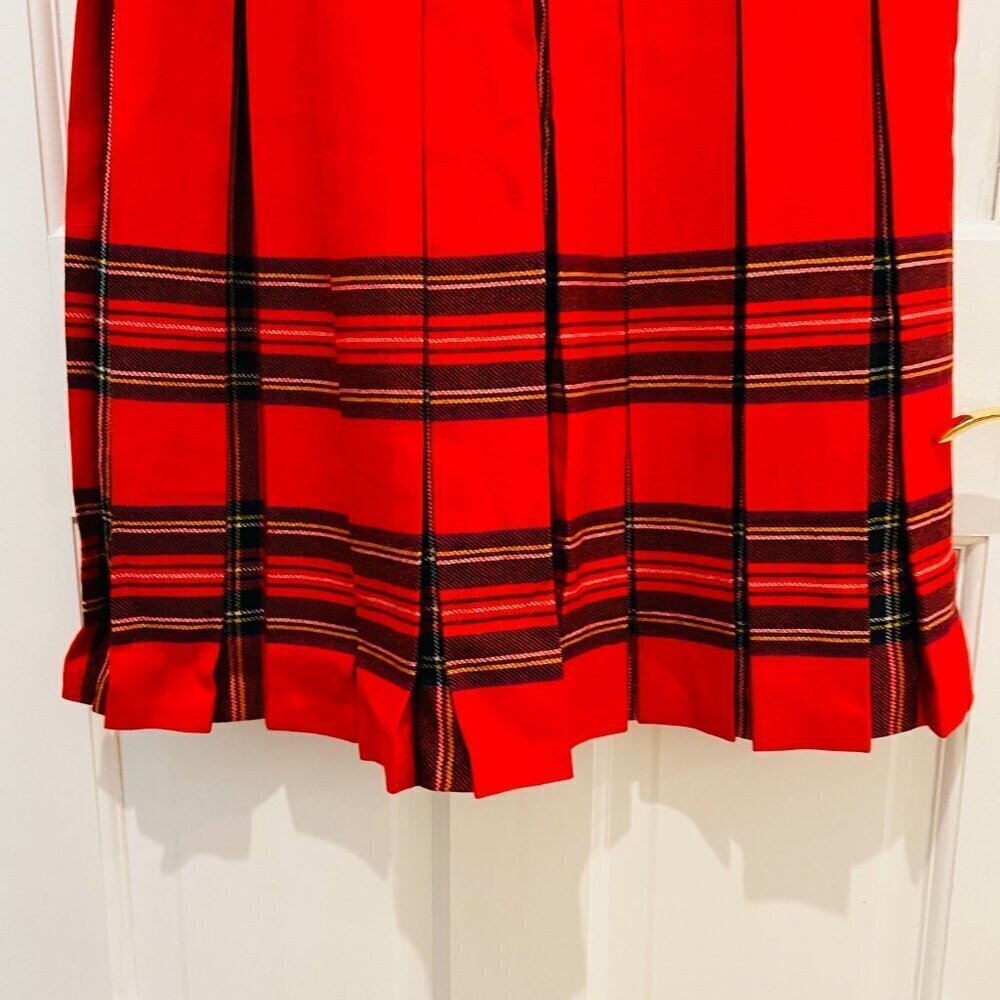 Dean's Of Scottland Wool Skirt Sz 4True Vintage, Pure Wool Skirt, Red, Plaid. - Picture 9 of 11